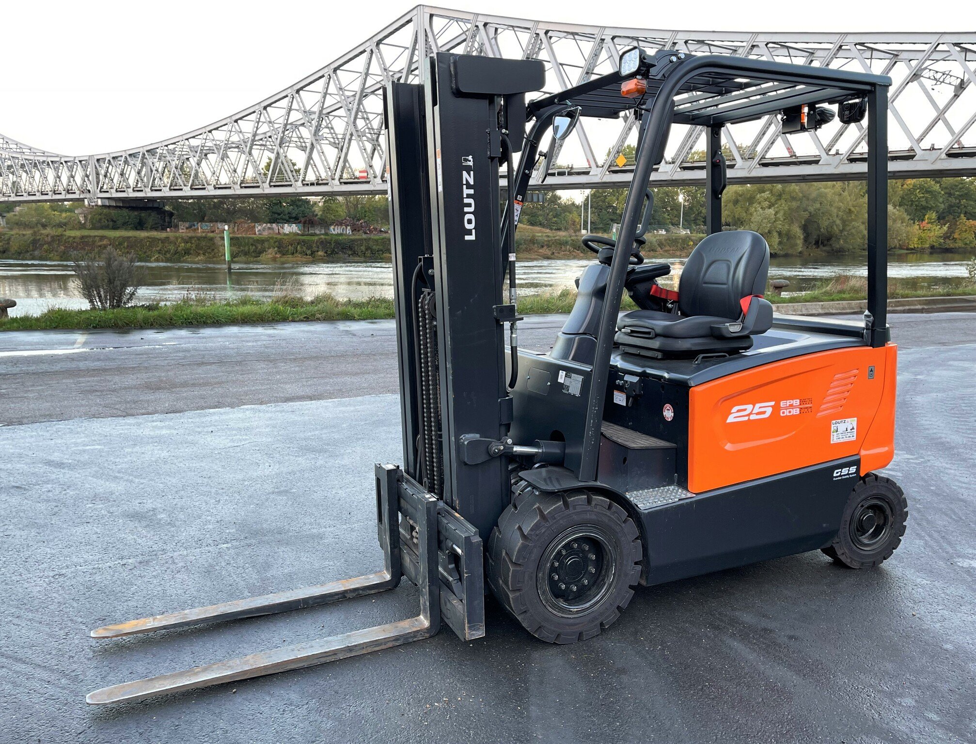 Chariot élévateur électrique Doosan B25X 7 à vendre sur Loutz