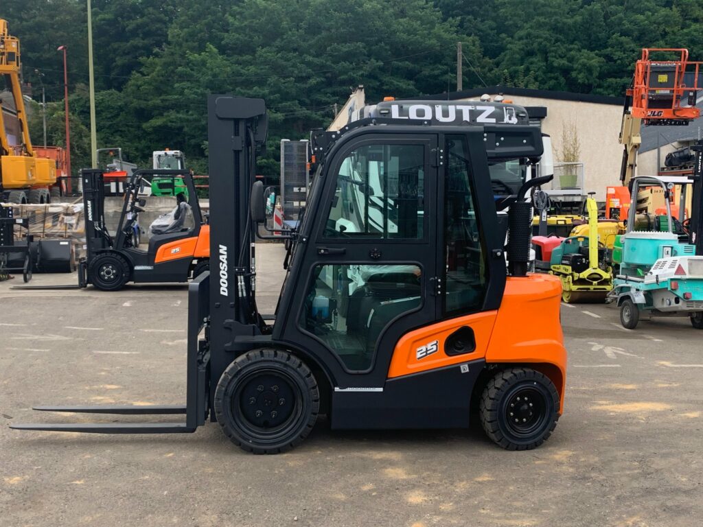 Doosan - D25NXS - chariot élévateur diesel