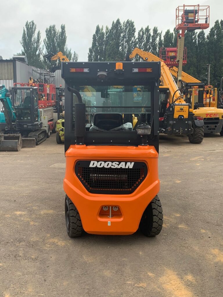 Doosan - D25NXS - chariot élévateur diesel