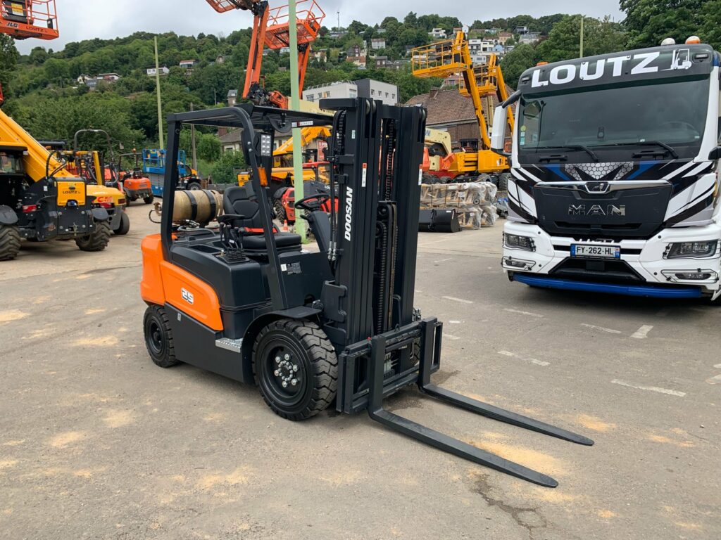Doosan - G25NXP - chariot élévateur gaz