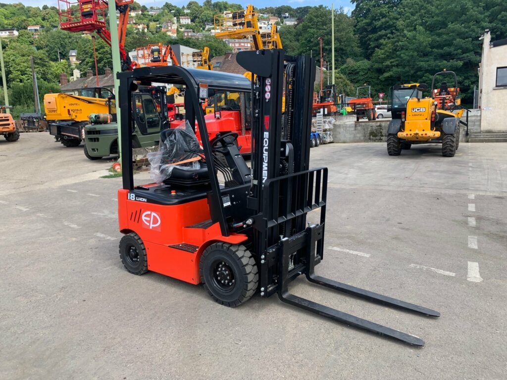 EP Equipment - EFL181 - chariot élévateur électrique