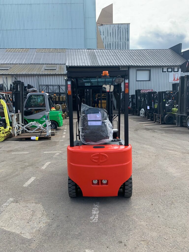 EP Equipment - EFL181 - chariot élévateur électrique