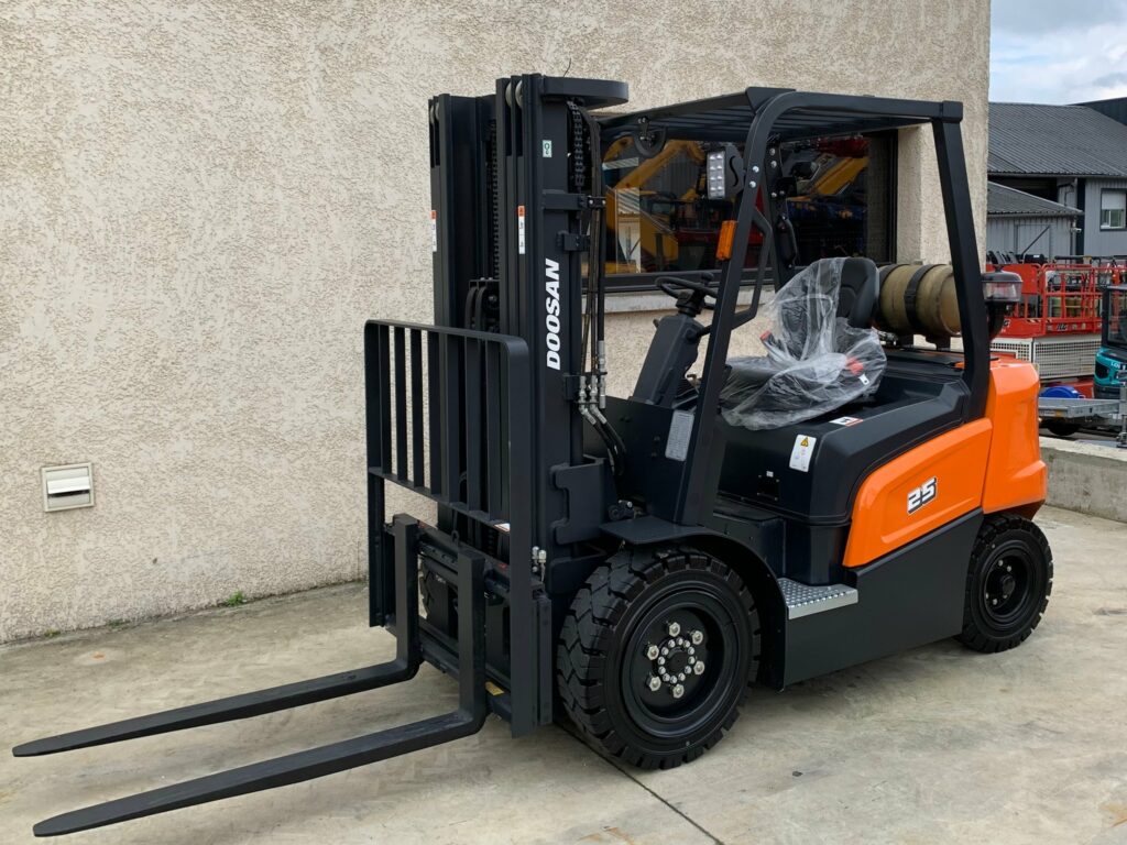 Doosan - G25NXP - chariot élévateur gaz