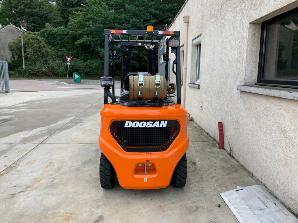 Doosan - G25NXP - chariot élévateur gaz