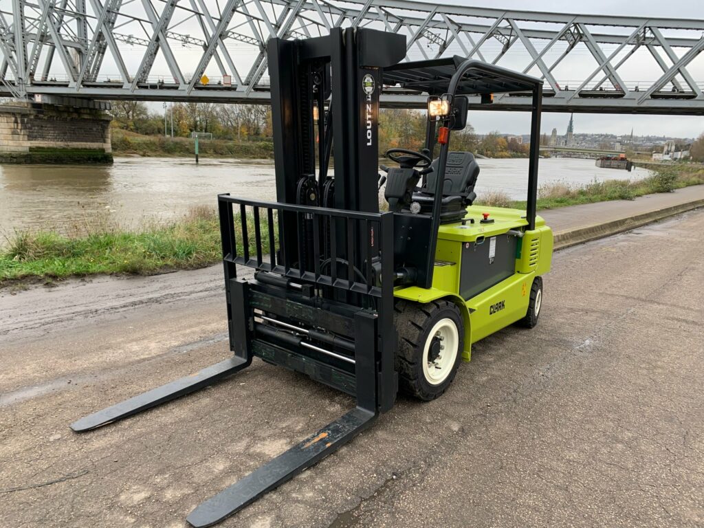 Clark - GEX50 - chariot élévateur électrique
