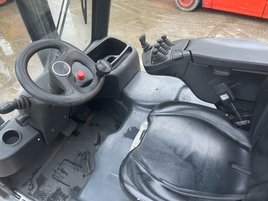 Linde - E16-02 - chariot élévateur électrique