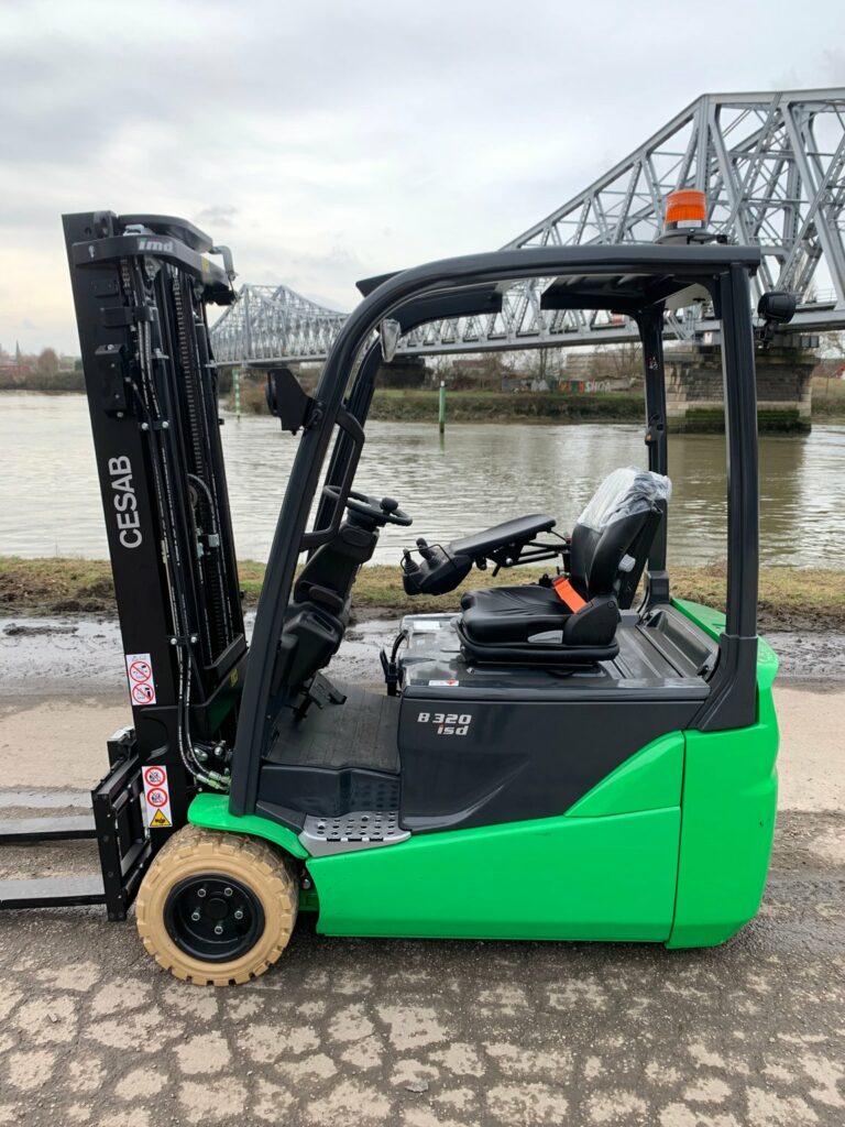 CESAB - B320II - chariot élévateur électrique