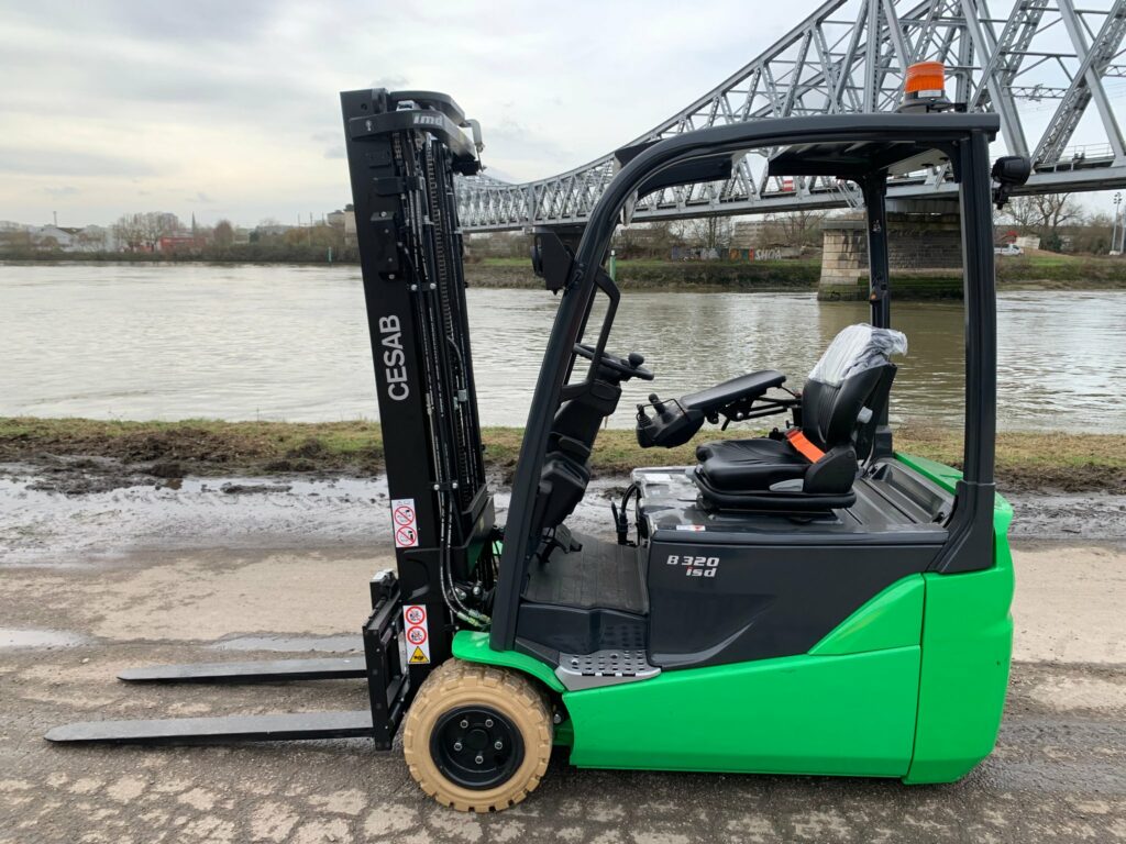 CESAB - B320II - chariot élévateur électrique