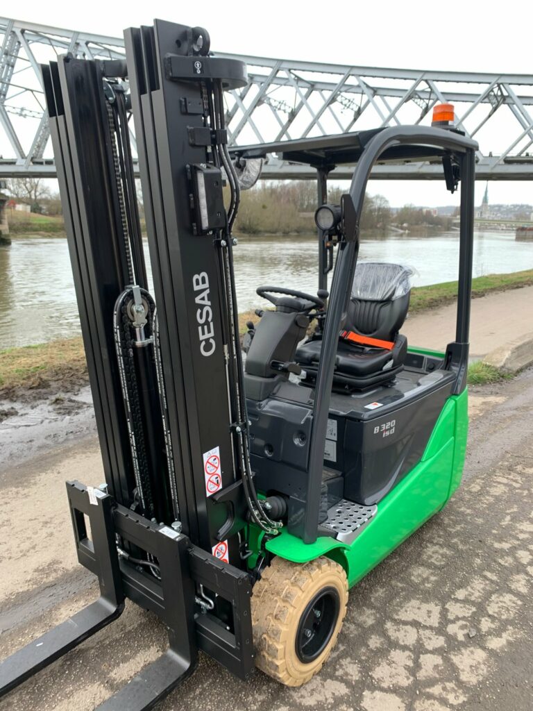 CESAB - B320II - chariot élévateur électrique