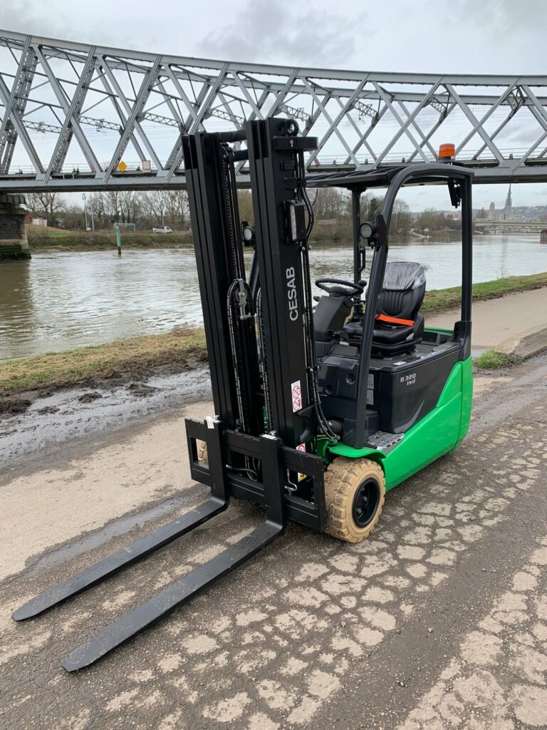 CESAB - B320II - chariot élévateur électrique