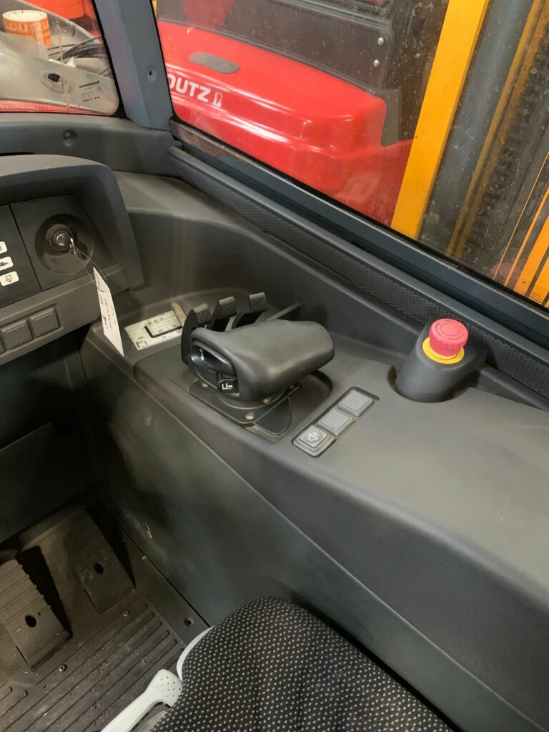 Jungheinrich - ETV 216 - chariot à mât rétractable électrique