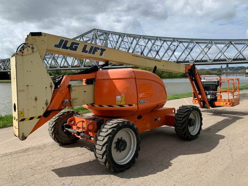 JLG - 600AJ - nacelle articulée