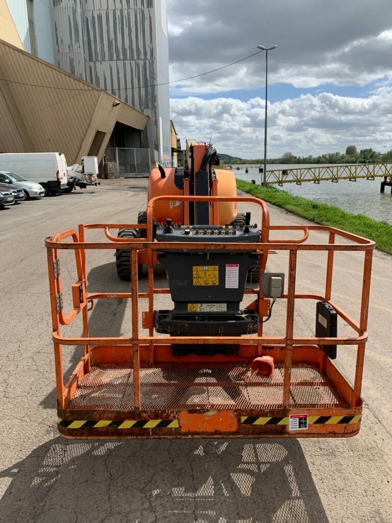 JLG - 600AJ - nacelle articulée