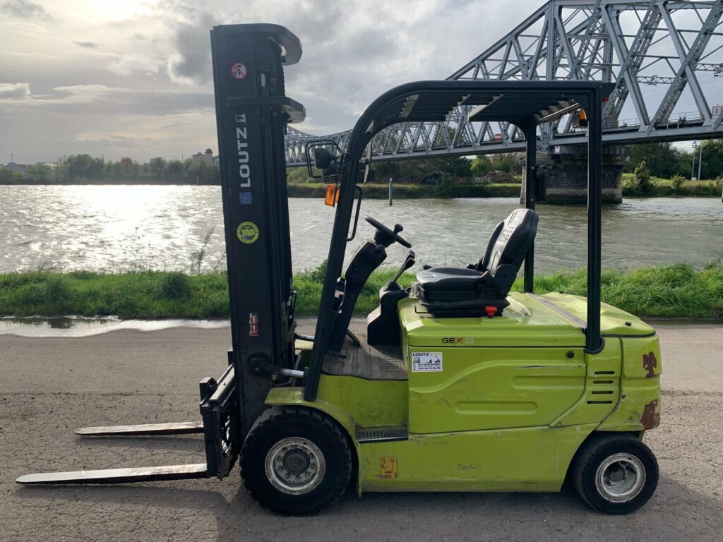 Clark - GEX25 - chariot élévateur électrique