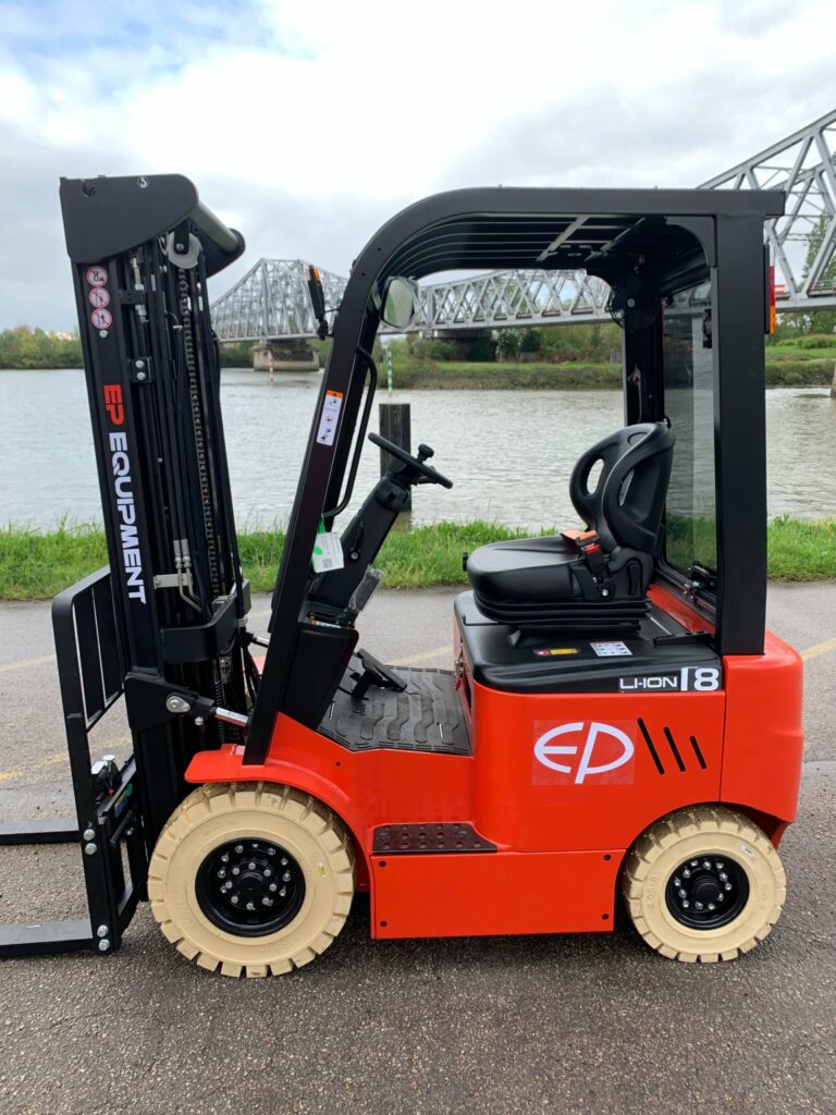 EP Equipment - EFL181 - chariot élévateur électrique