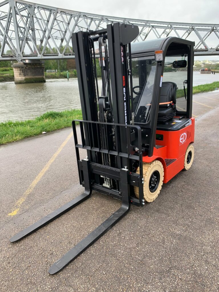 EP Equipment - EFL181 - chariot élévateur électrique
