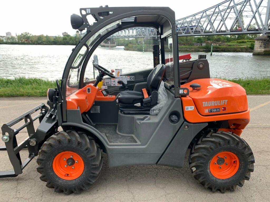 Ausa - T144H Plus - chariot élévateur télescopique