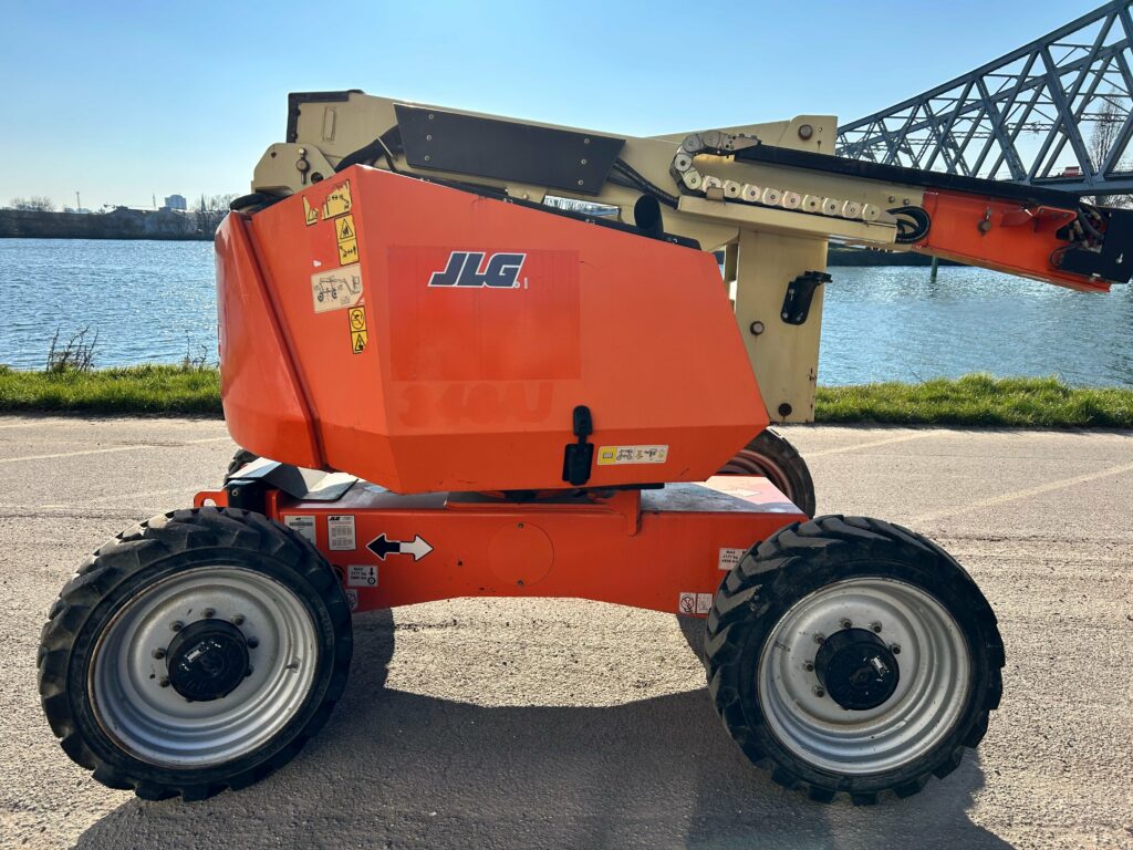 JLG - 340AJ - nacelle articulée