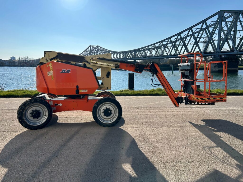 JLG - 340AJ - nacelle articulée