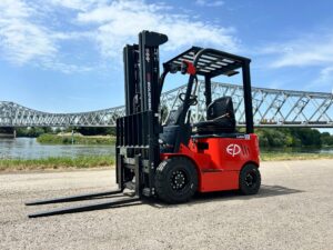 EP Equipment - EFL181 - chariot élévateur électrique