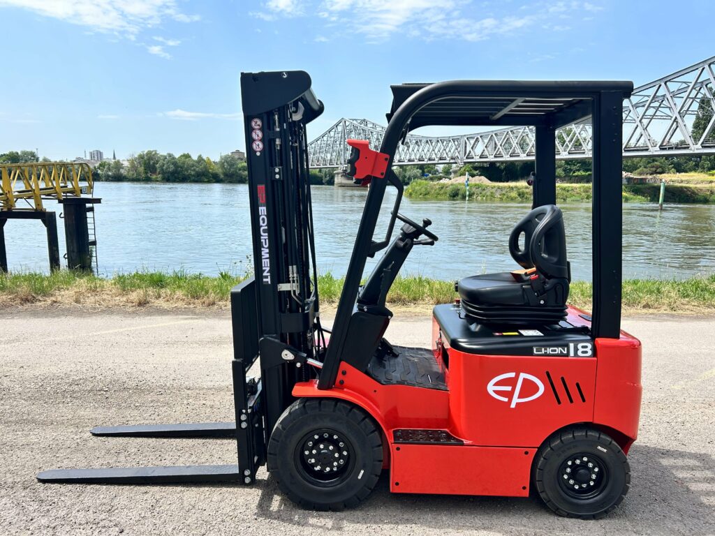 EP Equipment - EFL181 - chariot élévateur électrique
