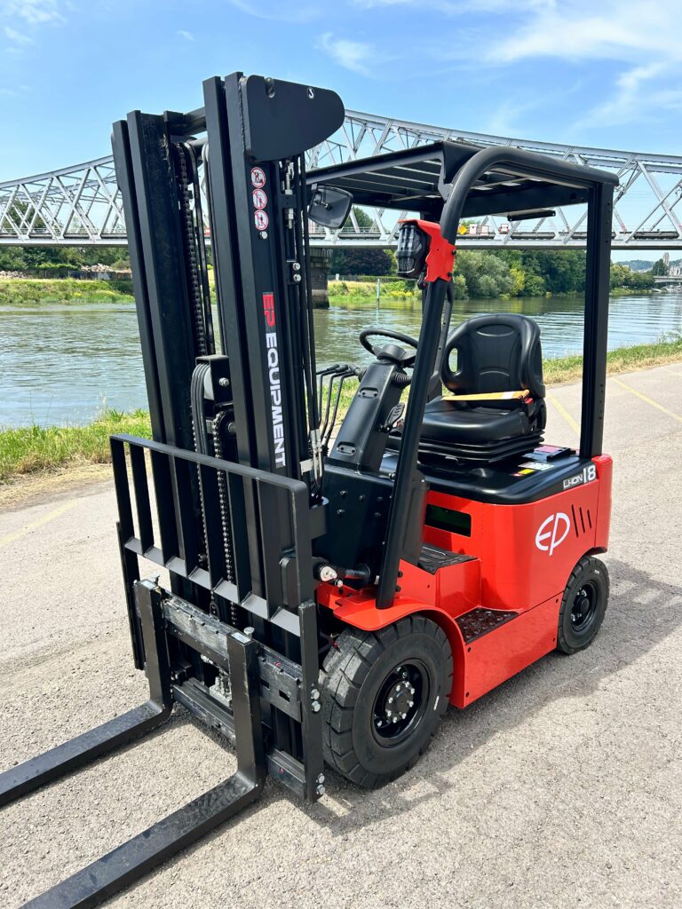 EP Equipment - EFL181 - chariot élévateur électrique