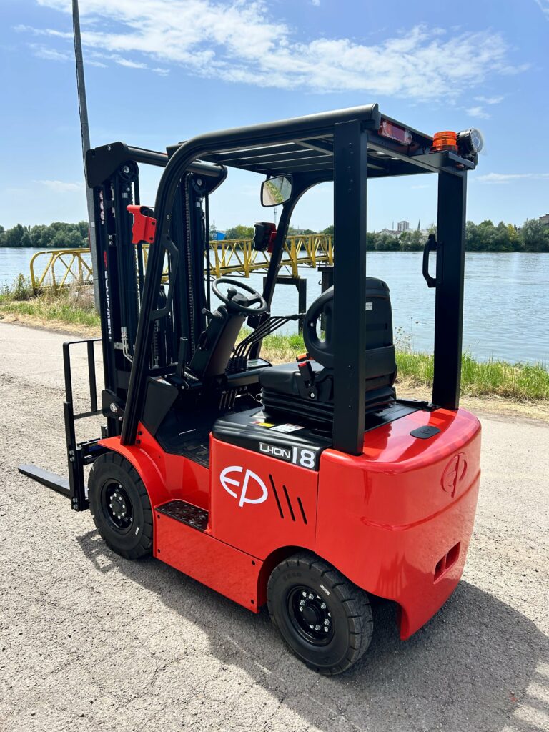 EP Equipment - EFL181 - chariot élévateur électrique