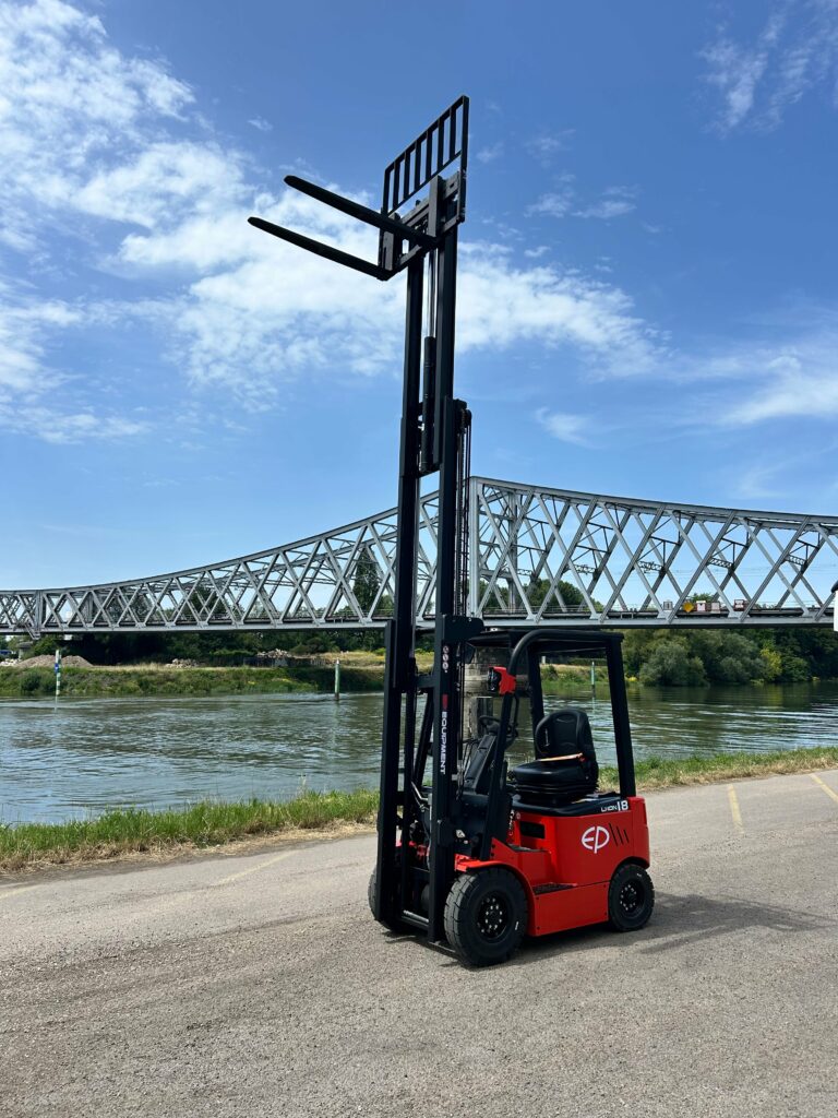 EP Equipment - EFL181 - chariot élévateur électrique