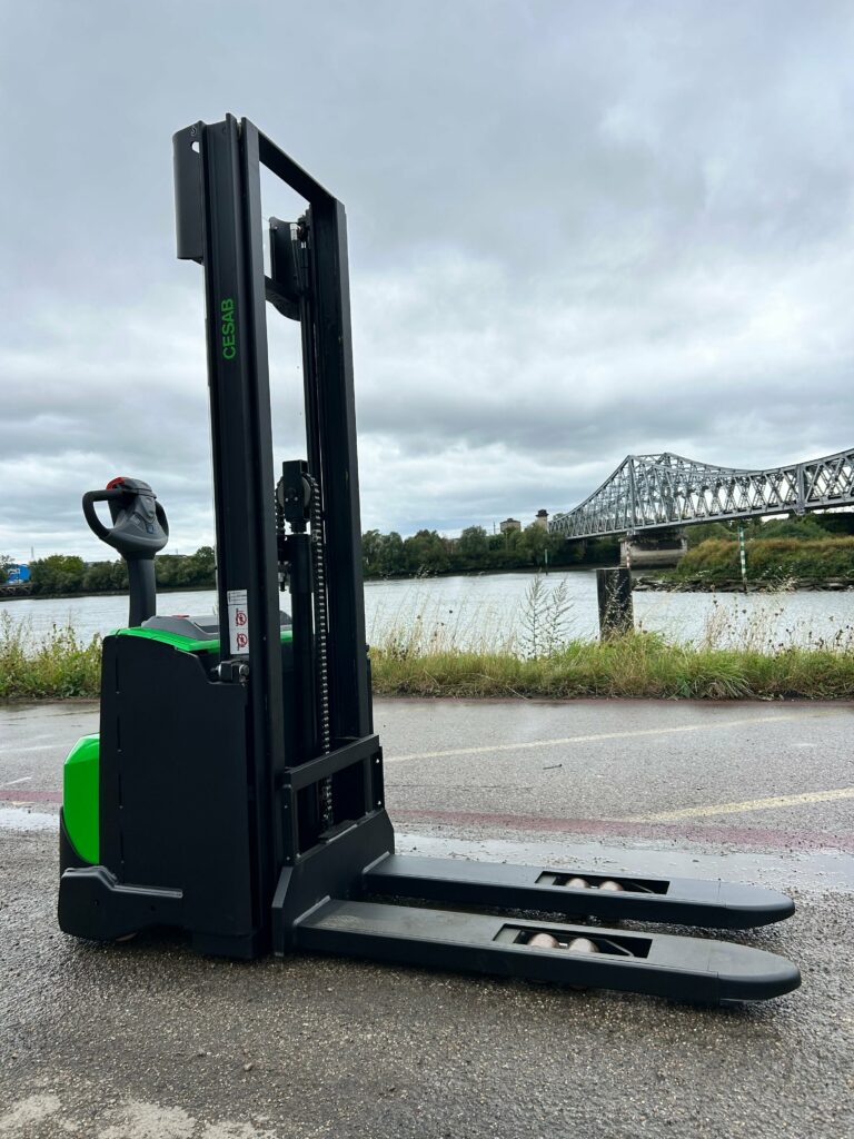 CESAB - S212L- - gerbeur électrique