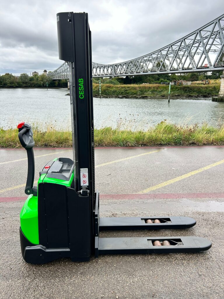 CESAB - S212L- - gerbeur électrique