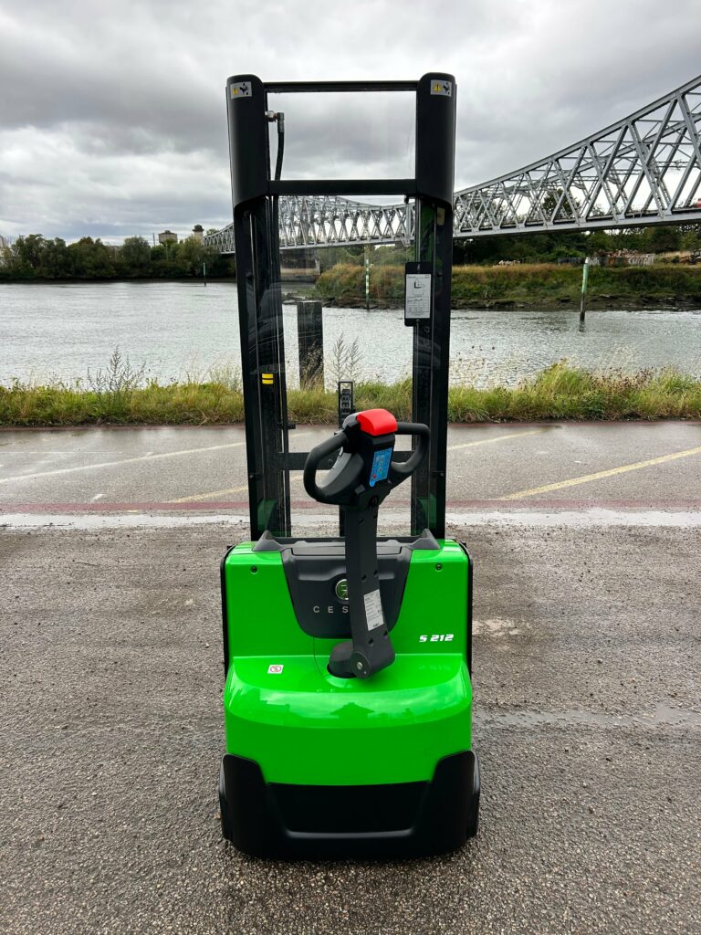 CESAB - S212L- - gerbeur électrique