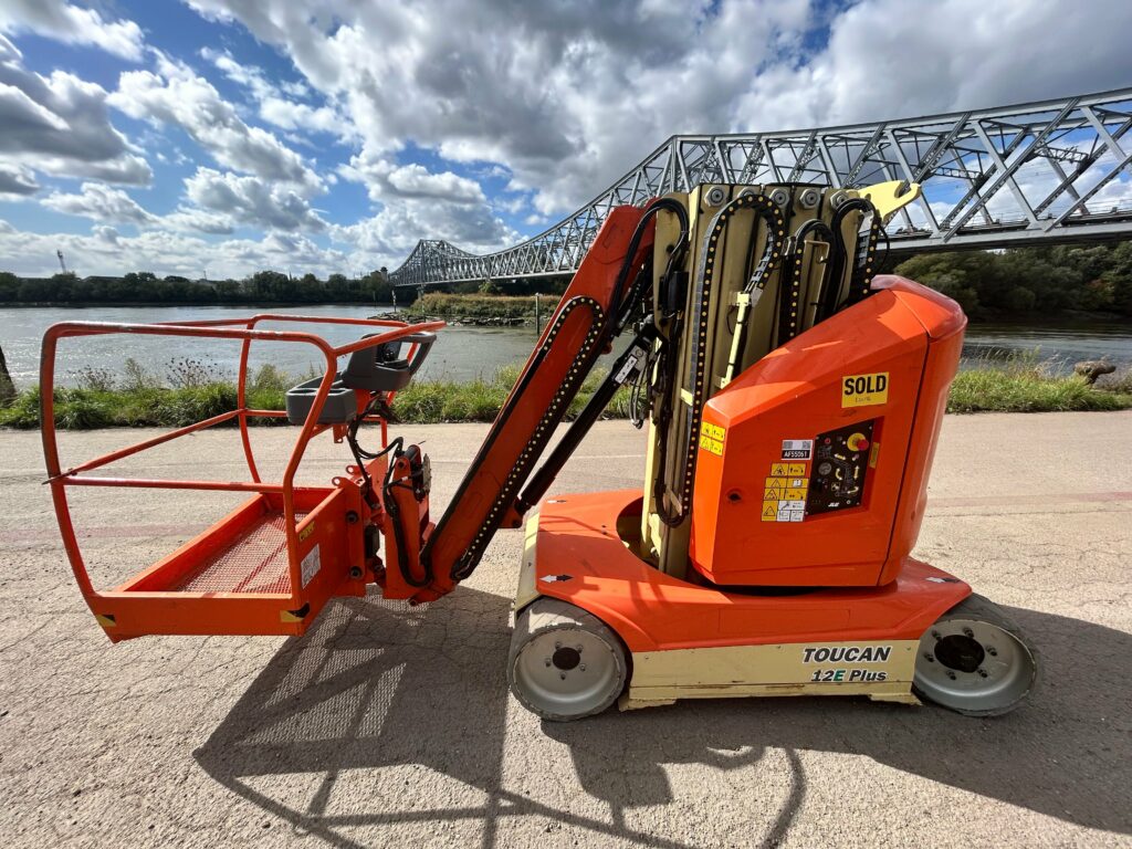 JLG - Toucan 12E+ - vertical lift platform