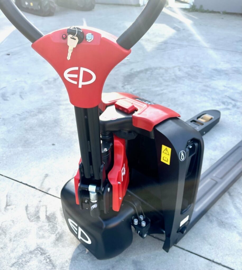 EP Equipment - F4 - transpalette électrique