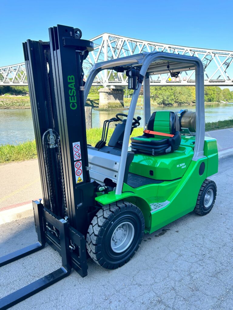 CESAB - M320GV - chariot élévateur