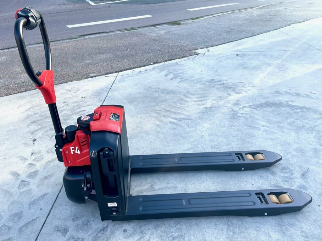 EP Equipment - F4 - transpalette électrique