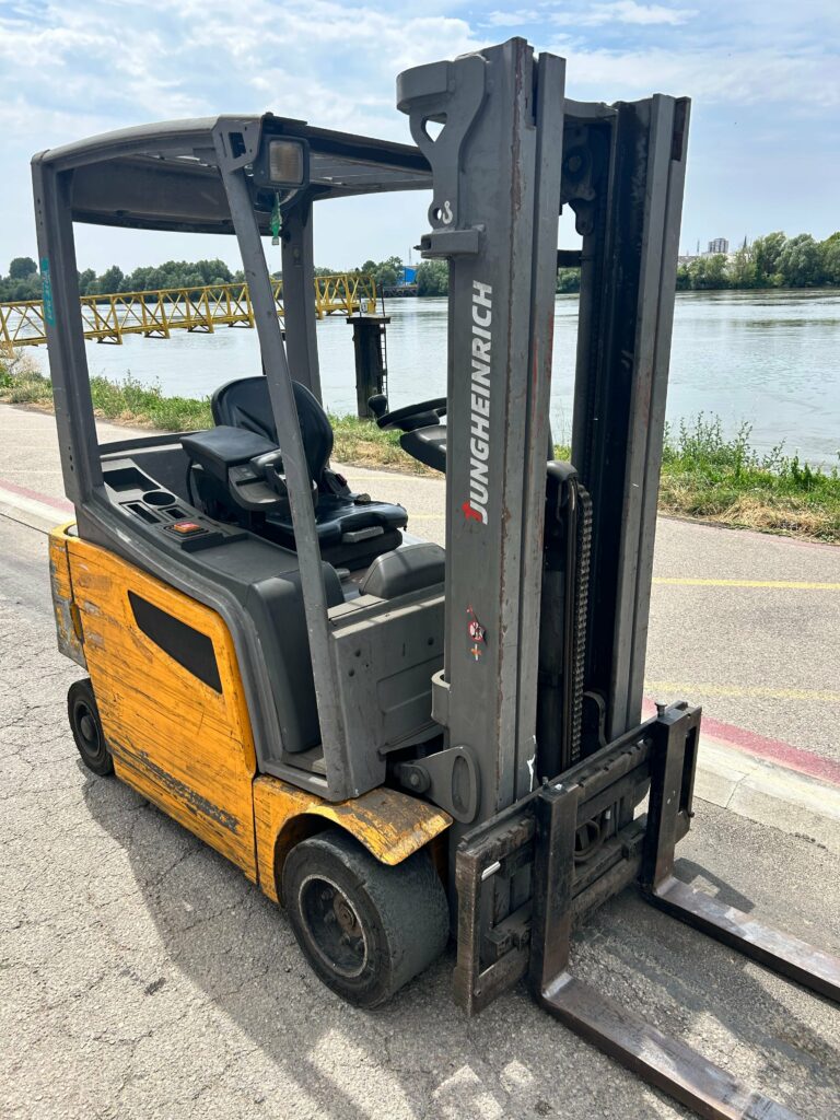 Jungheinrich - EFG318K - chariot élévateur électrique