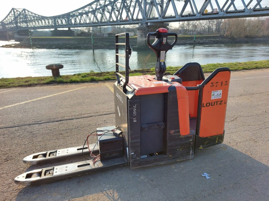 BT - LPE240 - transpalette électrique