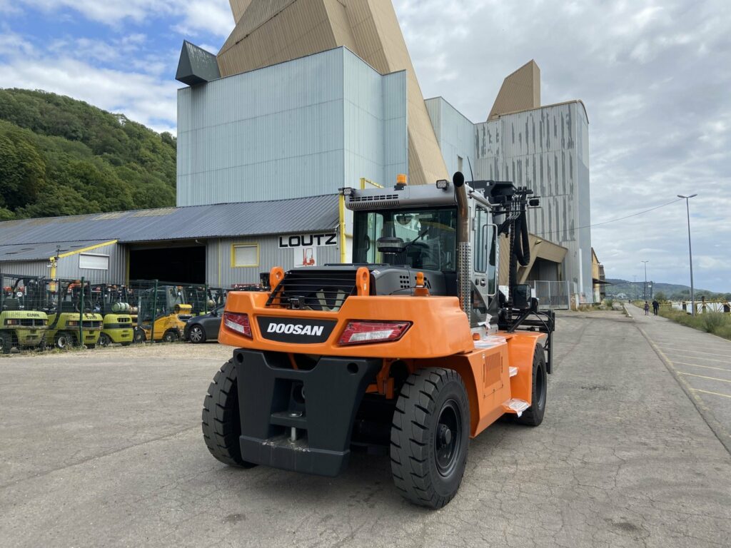 Doosan - D160S-7 - chariot élévateur