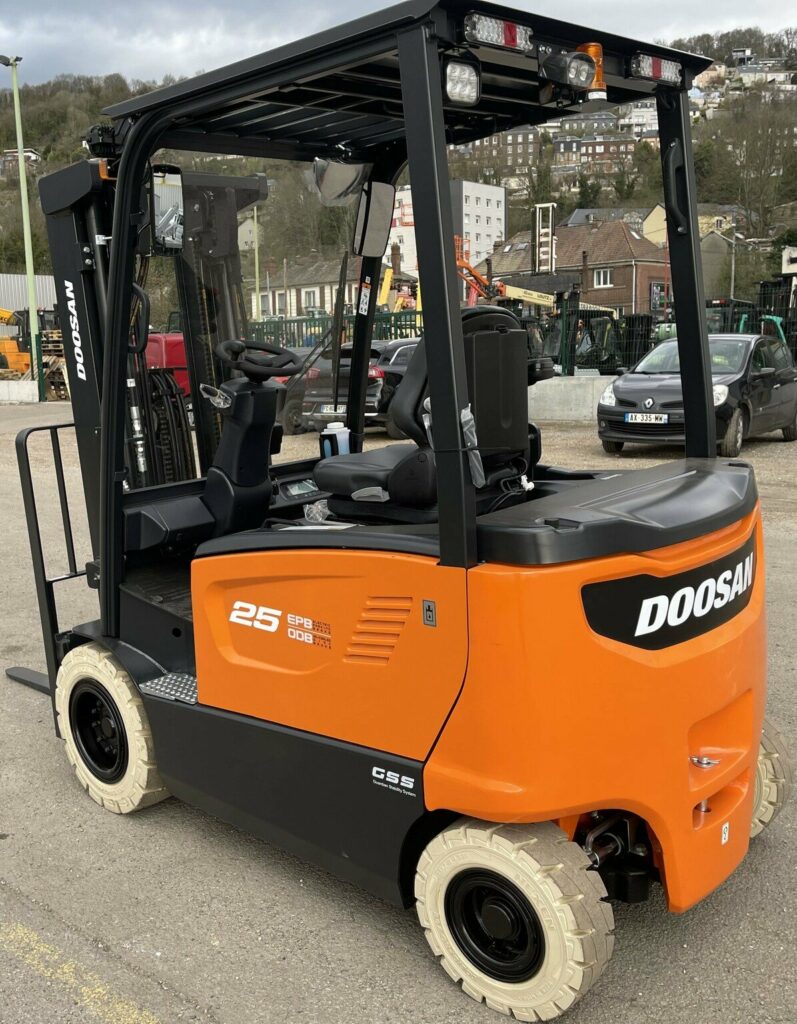 Doosan - B25X-7 - chariot élévateur électrique