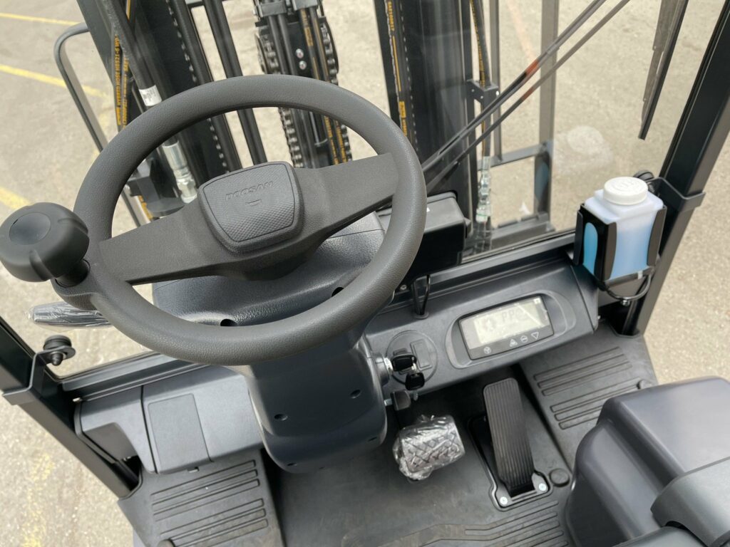 Doosan - B25X-7 - chariot élévateur électrique