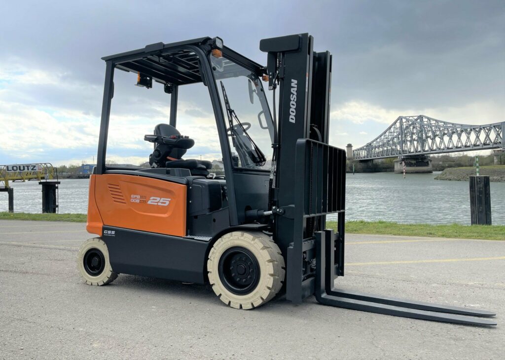 Doosan - B25X-7 - chariot élévateur électrique
