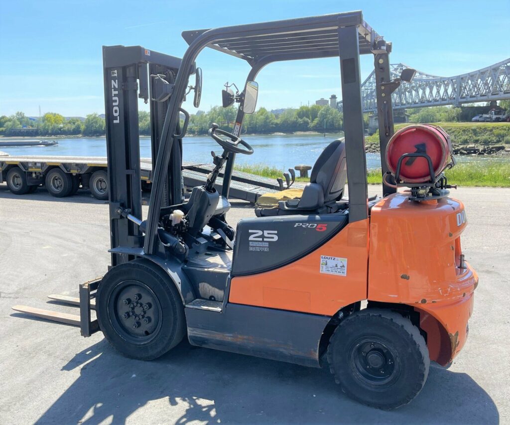 Doosan - G25E-5 - chariot élévateur gaz