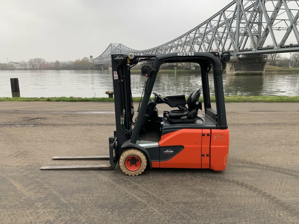 Linde - E18-02 - chariot élévateur électrique