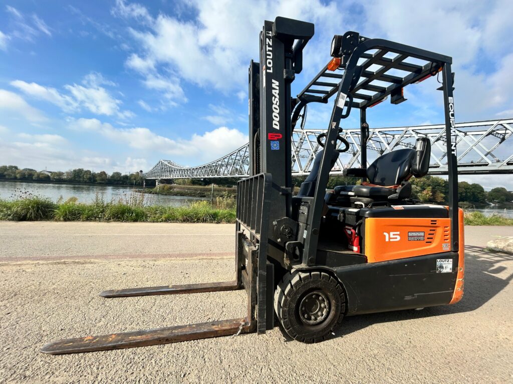 Doosan - B15T-7 - chariot élévateur électrique