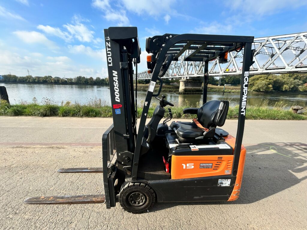 Doosan - B15T-7 - chariot élévateur électrique