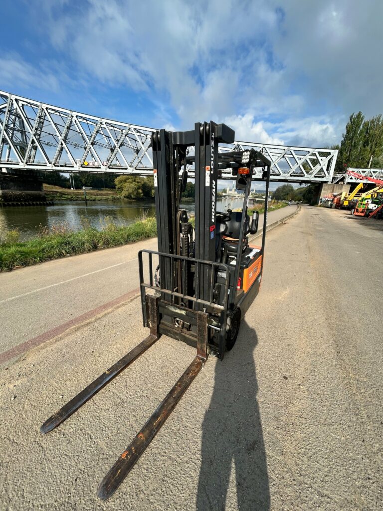 Doosan - B15T-7 - chariot élévateur électrique