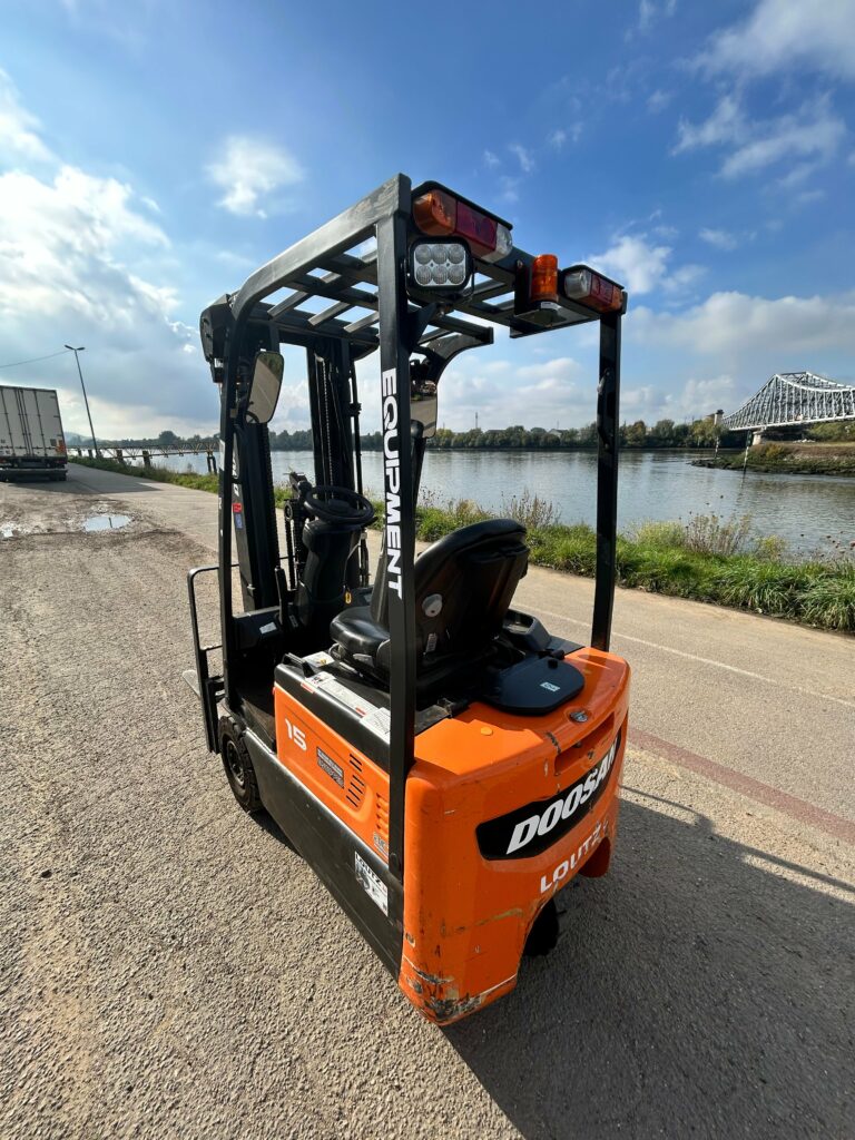 Doosan - B15T-7 - chariot élévateur électrique