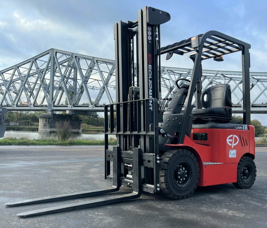EP Equipment - EFL181 - chariot élévateur électrique