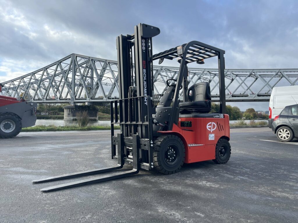 EP Equipment - EFL181 - chariot élévateur électrique