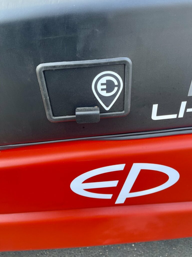 EP Equipment - EFL352 - chariot élévateur électrique
